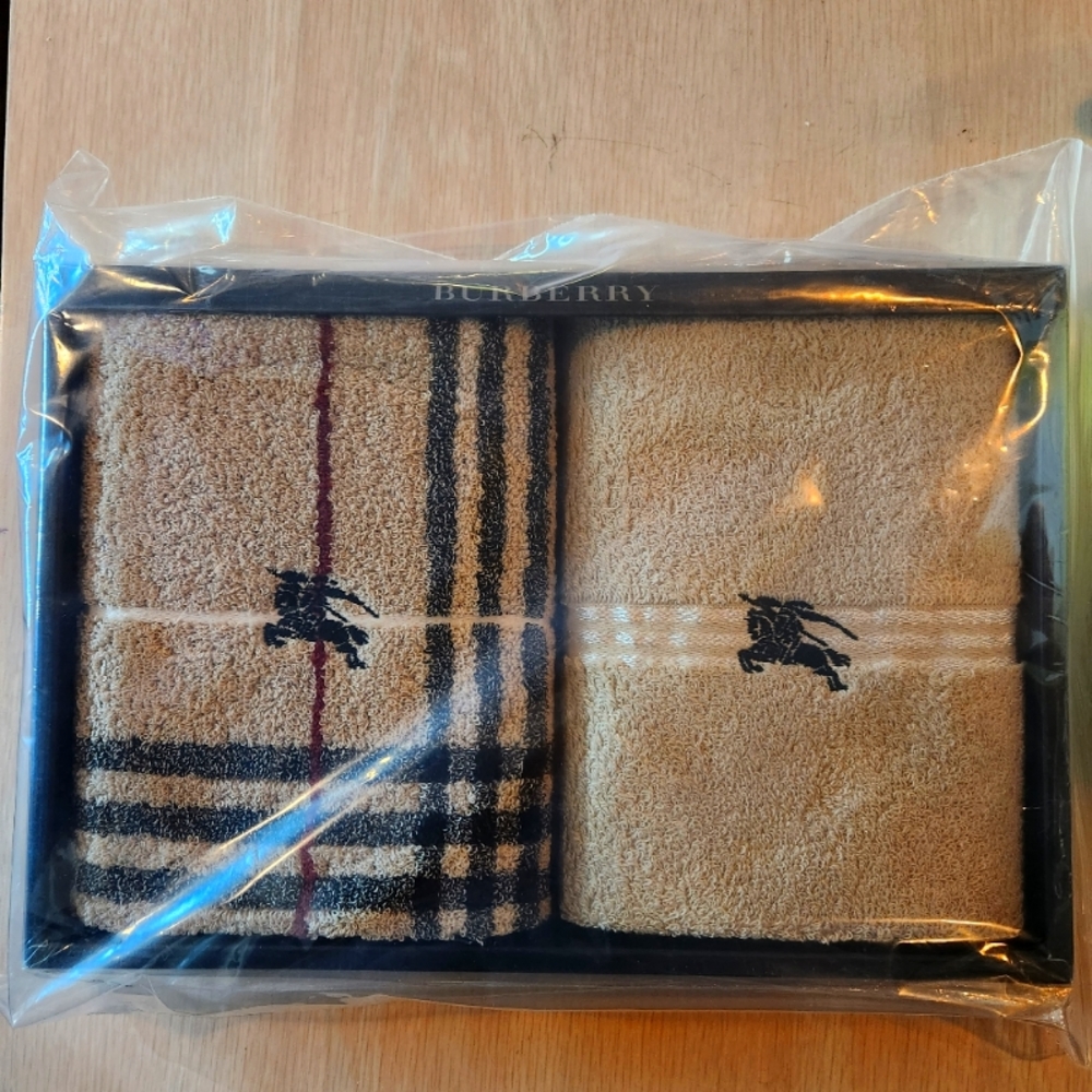 New Burberry Towels